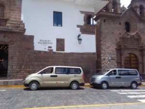 Circuitos en van hyundai h1 transporte turístico
